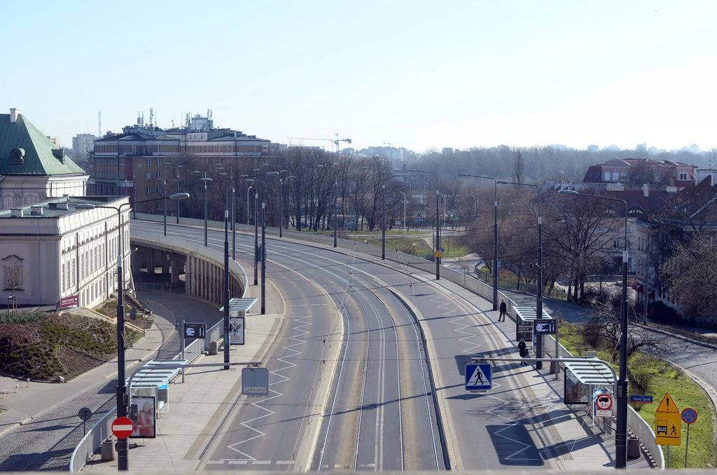 Po mieście poruszają się już tylko ci, co naprawdę muszą