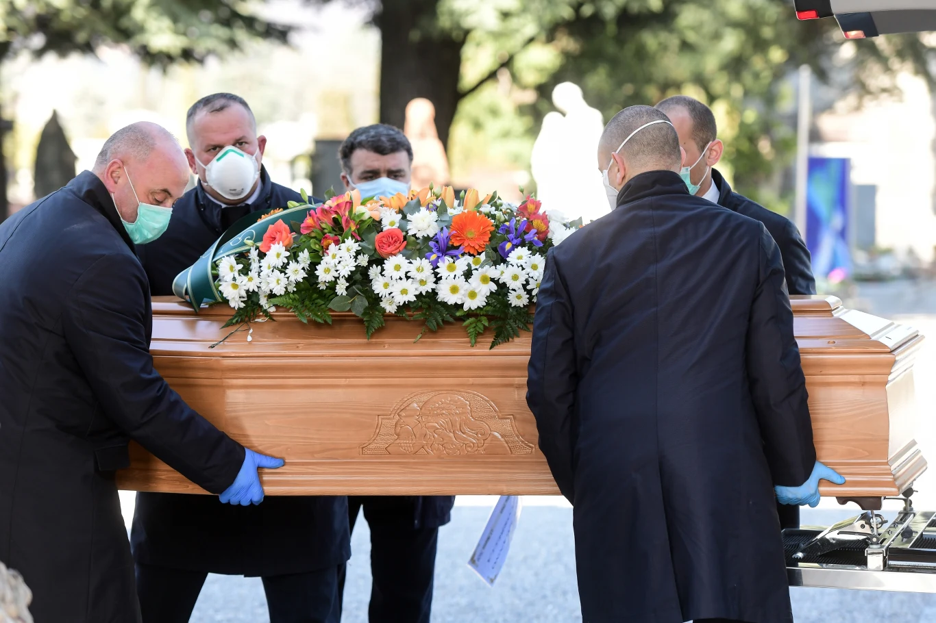W przeanalizowanej statystyce danych zauważa się, że 8 i 9 marca w mieście zmarły 44 osoby, a następnie liczba ta zaczęła rosnąć. W kolejnych poszczególnych dniach umierało po 31, 44, 50 osób. W niedzielę i poniedziałek 15 i 16 marca zanotowano śmierć 83 osób. W przeanalizowanej statystyce danych zauważa się, że 8 i 9 marca w mieście zmarły 44 osoby, a następnie liczba ta zaczęła rosnąć. W kolejnych poszczególnych dniach umierało po 31, 44, 50 osób. W niedzielę i poniedziałek 15 i 16 marca zanotowano śmierć 83 osób.
