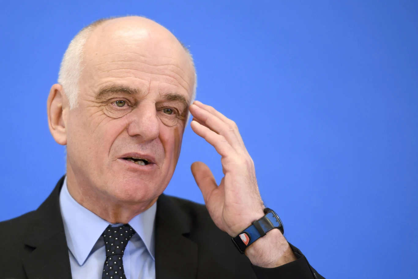 Odpowiedzialny z ramienia WHO za walkę z koronawirusem w Europie David Nabarro. Odpowiedzialny z ramienia WHO za walkę z koronawirusem w Europie David Nabarro.