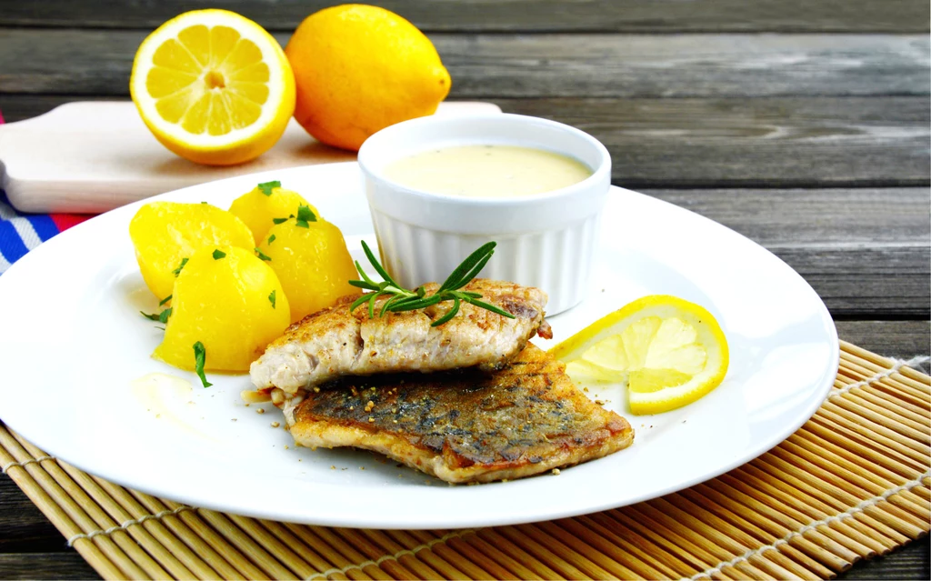 Masło cytrynowe dobrze komponuje się z daniami rybnymi