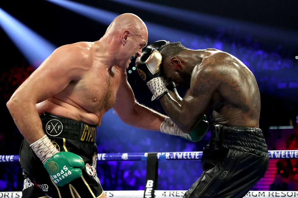 Tyson Fury w pojedynku z Deontayem Wilderem Tyson Fury w pojedynku z Deontayem Wilderem
