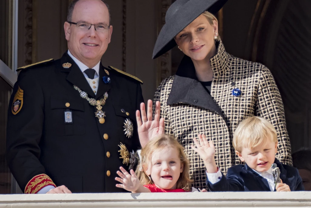 Książę Albert z żoną i dziećmi