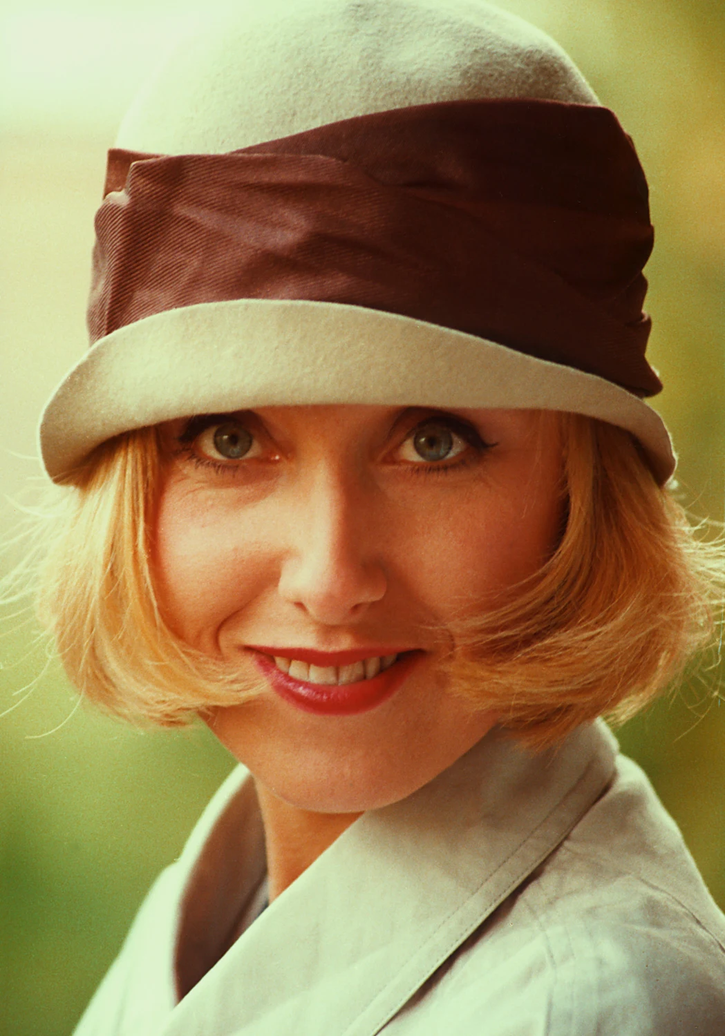 Nigdy nie zamierzała być aktorką, choć jako nastolatka grała w serialu i filmie fabularnym Janusza Łęskiego "Rodzina Leśniewskich" (1980). Rola 13-letniej Agnieszki przyniosła jej popularność, dzięki niej stała się rozpoznawalna. 

Na tym jednak przygoda Agaty Młynarskiej z aktorstwem zakończyła się, nie licząc kilku występów gościnnych w popularnych serialach ("Złotopolscy", "Badziewiakowie", "Klasa na obcasach", "Wielkie rzeczy", "M jak miłość"), w których jednak gra najczęściej samą siebie.