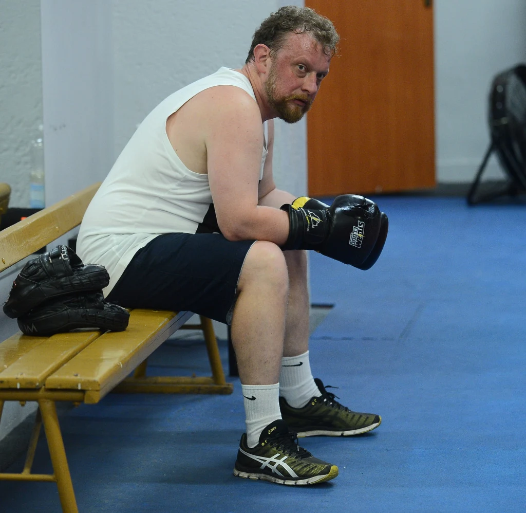 Łukasz Szumowski trenuje boks