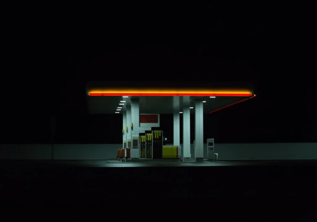 Z powodu pozostawania większości osób w domach frekwencja tankujących jest nawet o połowę niższa niż zazwyczaj Z powodu pozostawania większości osób w domach frekwencja tankujących jest nawet o połowę niższa niż zazwyczaj