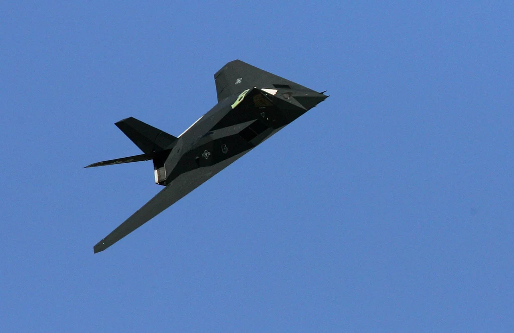 F-117A