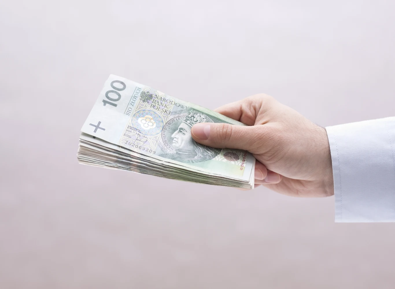 "Solidarność" dogadała się z rządem. Inne związki chcą więcej "Solidarność" dogadała się z rządem. Inne związki chcą więcej