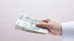 "Solidarność" dogadała się z rządem. Inne związki chcą więcej