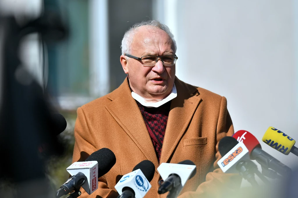Ordynator oddziału zakaźnego w Wojewódzkim Szpitalu Specjalistycznym im. J. Gromkowskiego we Wrocławiu prof. Krzysztof Simon