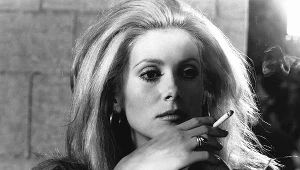 Catherine Deneuve w 1960 roku