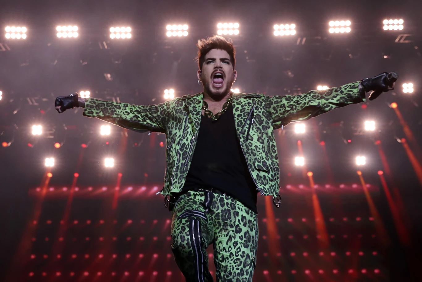 Adam Lambert prezentuje nowy album Adam Lambert prezentuje nowy album
