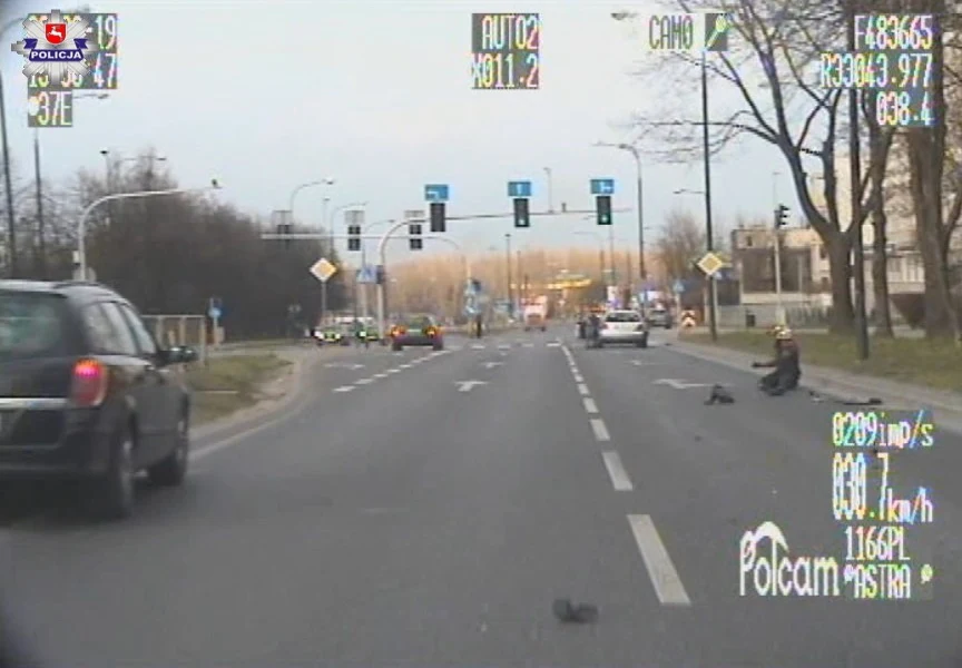 Podczas próby ucieczki motocyklista doprowadził do wypadku Podczas próby ucieczki motocyklista doprowadził do wypadku