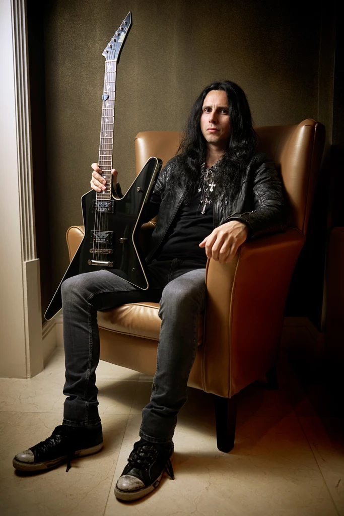 Na czele Firewind stoi Gus G.