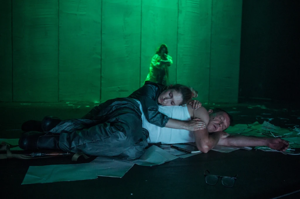 Klara w spektaklu "1984