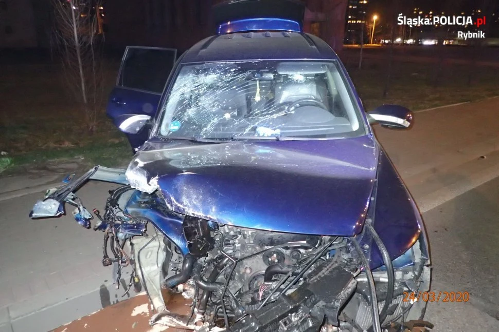 Kierowca vw pieszo uciekł z miejsca wypadku