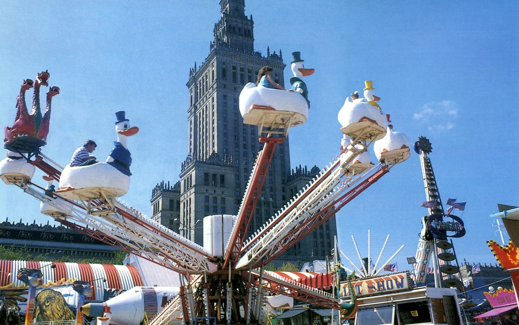 Lunapark "Cricoland" pod Pałacem Kultury i Nauki w Warszawie w 1993 roku