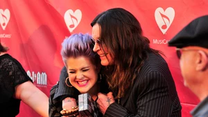 #Zostańwdomu... dla Ozzy'ego. Kelly Osbourne promuje ciekawą akcję