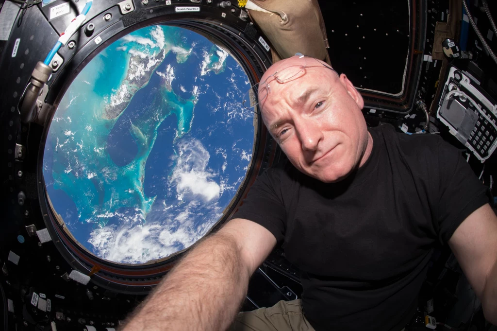 Scott Kelly - Amerykanin, który na pokładzie Międzynarodowej Stacji Kosmicznej spędził prawie rok radzi, jak poradzić sobie z samoizolacją