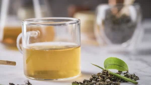 Goździki zawierają wiele związków, które mają właściwości przeciwzapalne. Najważniejszym z nich jest eugenol.
