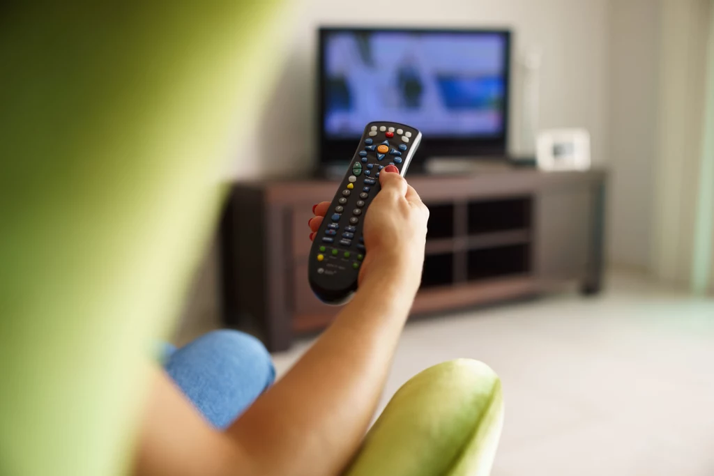 Najważniejsze zalecenie fizjoterapeuty brzmi: Podczas oglądania telewizji wierćmy się