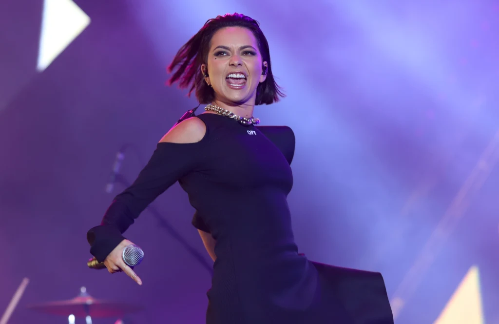 Inna to najpopularniejsza wokalistka z Rumunii Inna to najpopularniejsza wokalistka z Rumunii