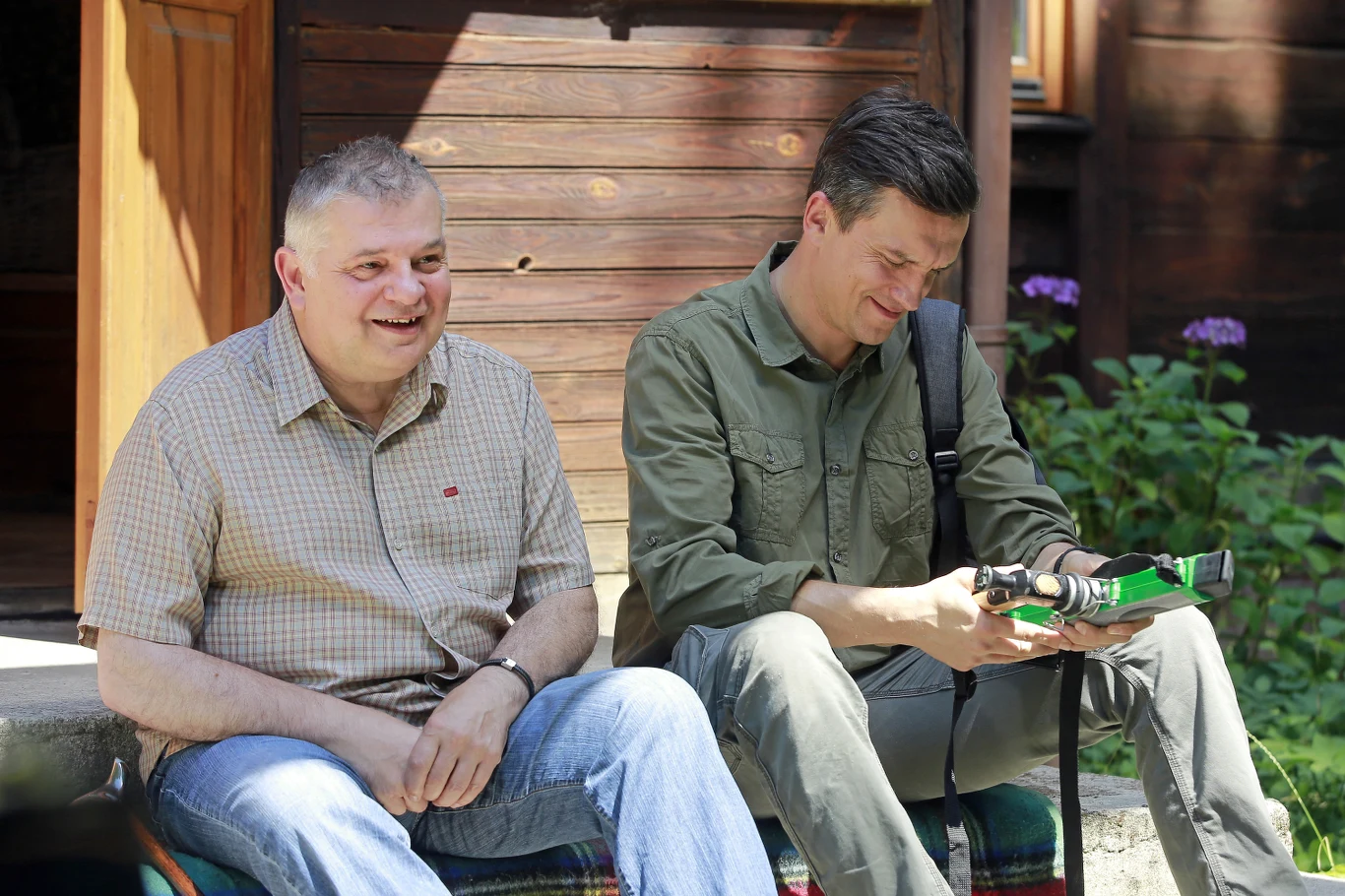 Krzysztof Globisz na planie "Leśniczówki" Krzysztof Globisz na planie "Leśniczówki"