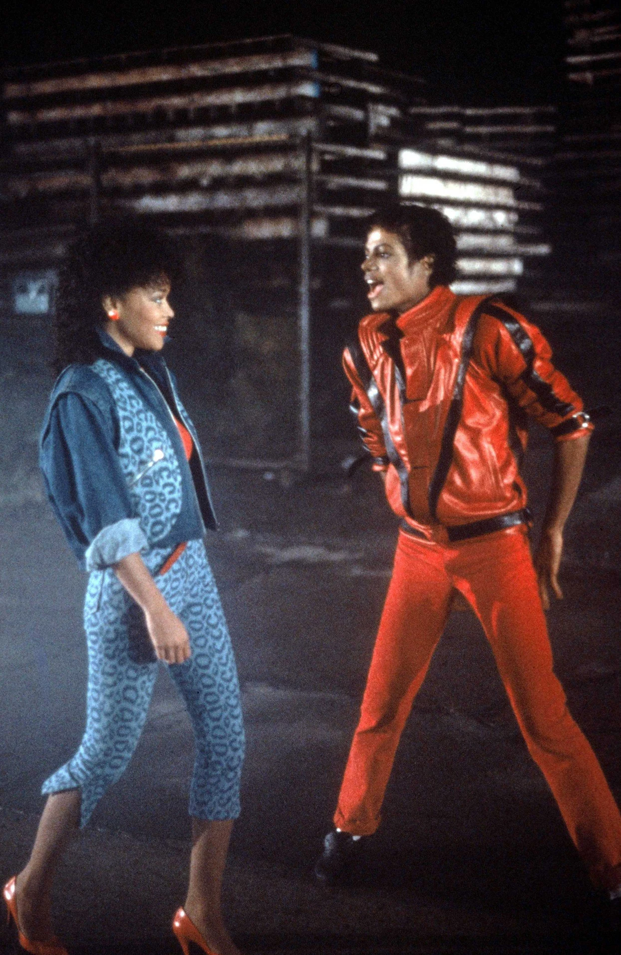 Mimo wielu prób wybicia się w branży filmowej, starania Ray spełzły na niczym. Zagrała jedynie kilka epizodów w niskobudżetowych filmach, a najsłynniejszą produkcją, przez którą się przewinęła, była rólka w filmie "48 godzin". Mimo wielu prób wybicia się w branży filmowej, starania Ray spełzły na niczym. Zagrała jedynie kilka epizodów w niskobudżetowych filmach, a najsłynniejszą produkcją, przez którą się przewinęła, była rólka w filmie "48 godzin".