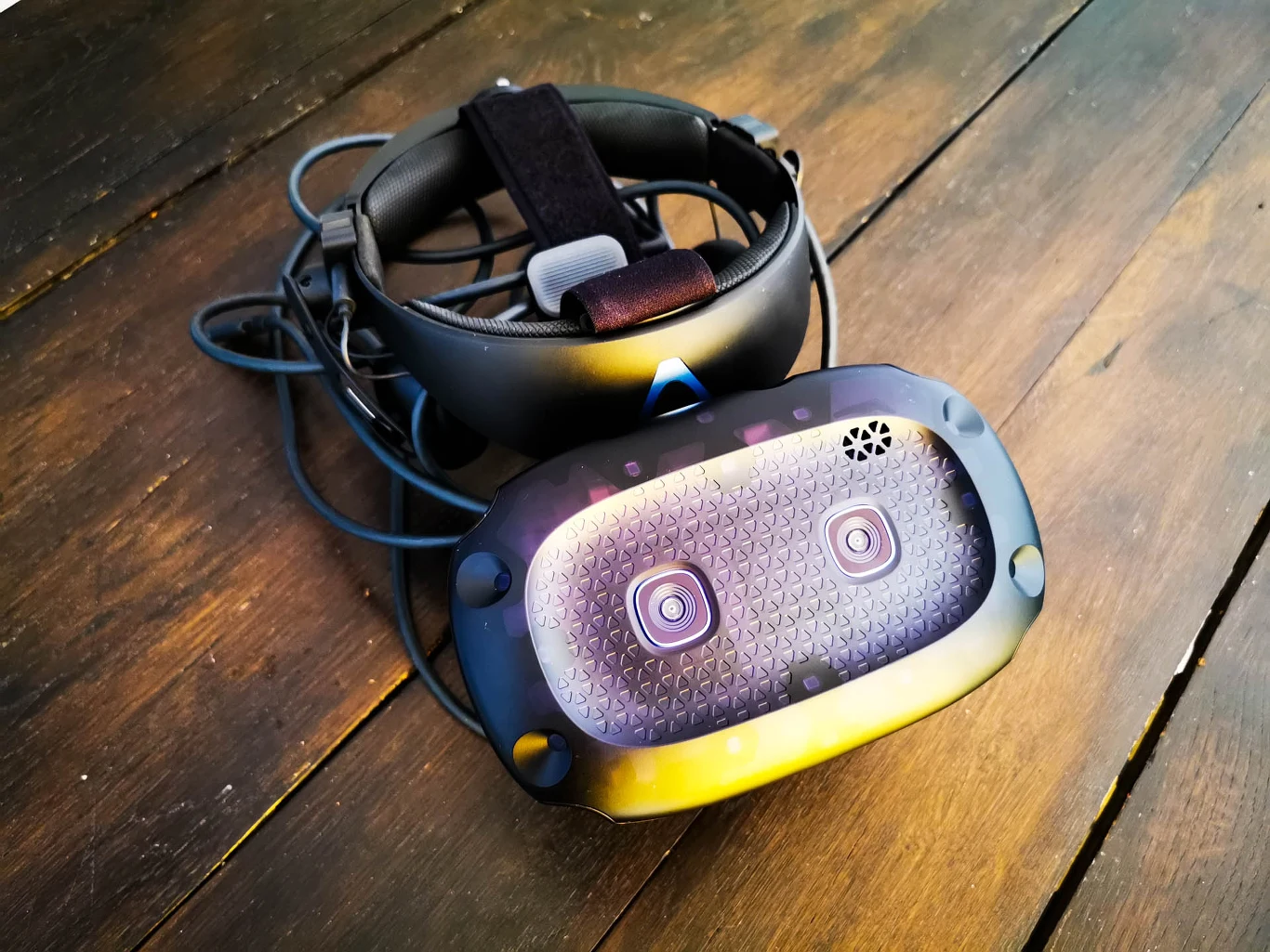 HTC Vive Cosmos Elite