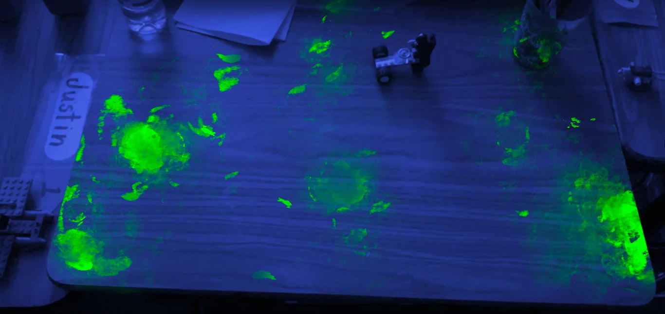 Cząsteczki wirusa znajdowały się dosłownie wszędzie!