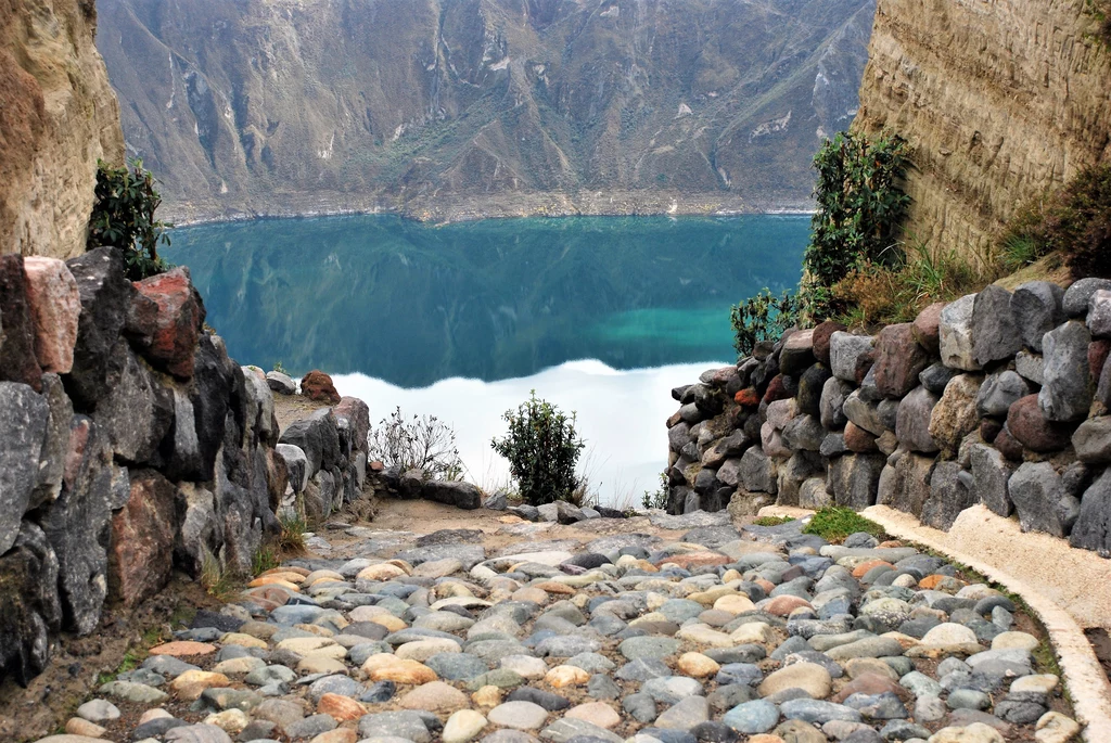Quilotoa to popularne miejsce wycieczek. Quilotoa to popularne miejsce wycieczek.
