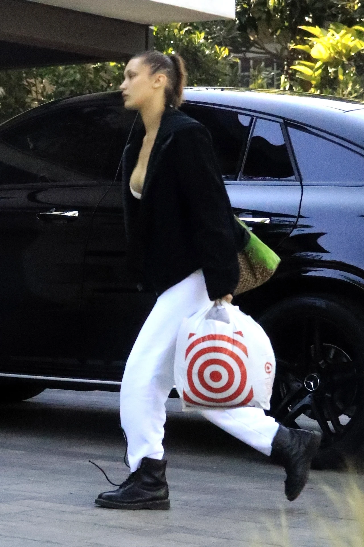 Bella Hadid na zakupach