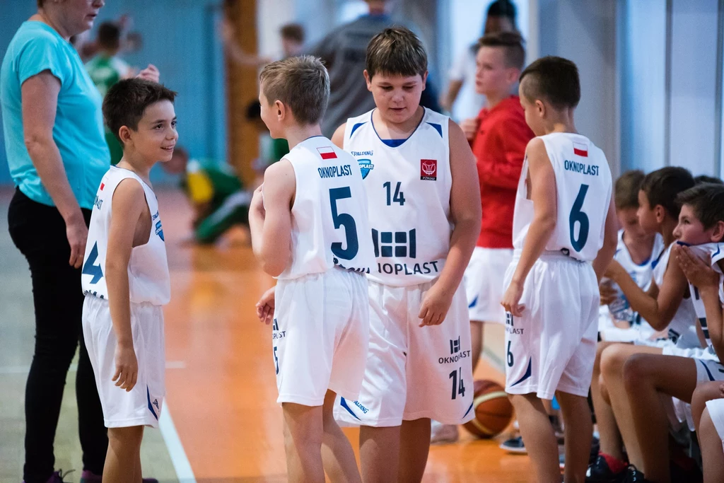 – Inwestowanie w sport ma wielki sens, zwłaszcza na poziomie szkoły podstawowej – przekonuje dyrektor Szkoły Podstawowej nr 100 w Krakowie, Krzysztof Szwed. – Inwestowanie w sport ma wielki sens, zwłaszcza na poziomie szkoły podstawowej – przekonuje dyrektor Szkoły Podstawowej nr 100 w Krakowie, Krzysztof Szwed.
