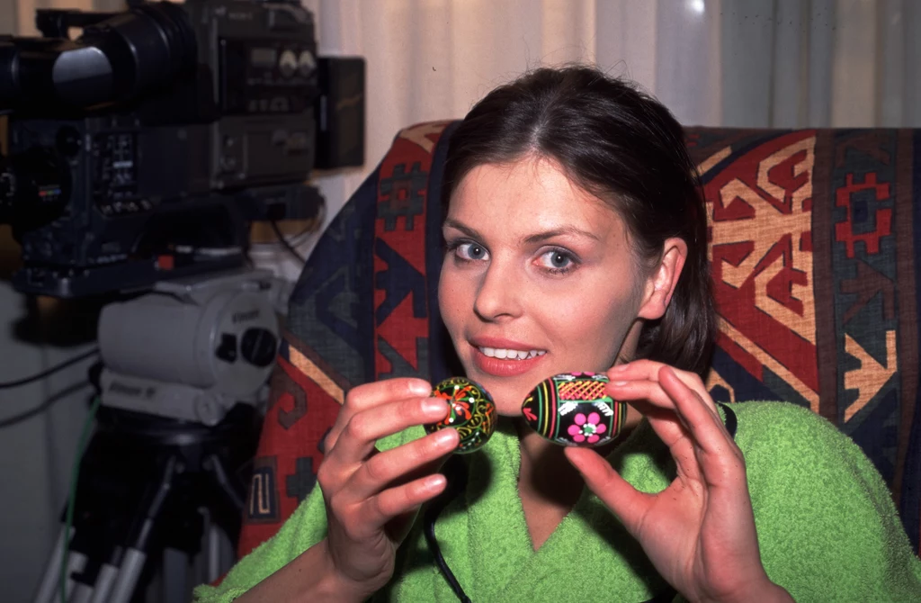 Renata Gabryjelska w 1993 roku została I wicemiss Polonia i podpisała kontrakt z paryską agencją Metropolitan. 21-letnia Polka rozpoczęła pracę modelki za granicą. Na koncie ma liczne sesje zdjęciowe, m.in. do "Cosmopolitan", "Elle" czy "Playboya". Największą popularność przyniosła jej jednak rola w, cieszącym się wówczas ogromną sympatią telewidzów, serialu „Złotopolscy”. Na planie pojawiła się po raz ostatni w 2004 roku. Była to przemyślana decyzja.