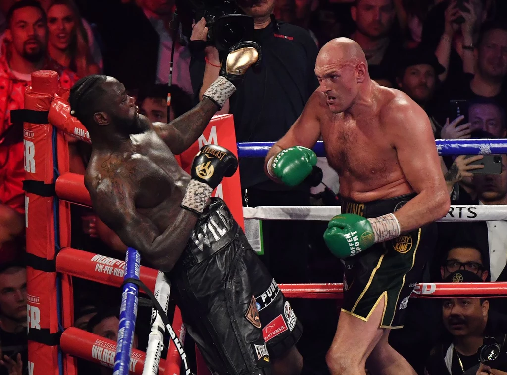 Tyson Fury w walce z Deontayem Wilderem Tyson Fury w walce z Deontayem Wilderem
