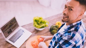 Mukbang. Koreański trend na wirusową izolację