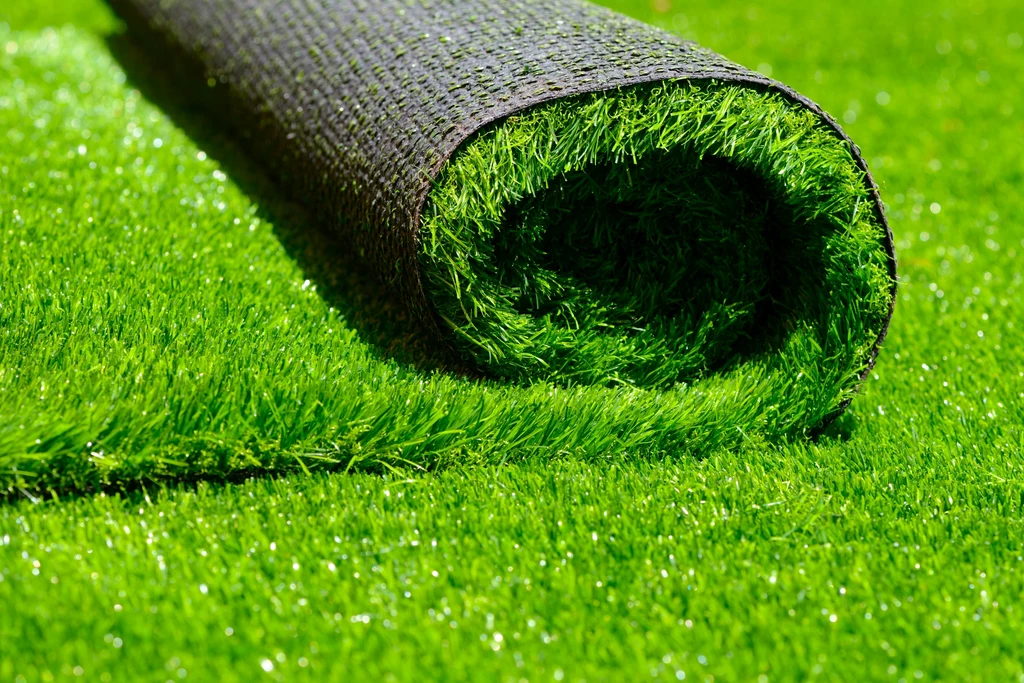 Sztuczna trawa to coraz popularniejsze rozwiązanie