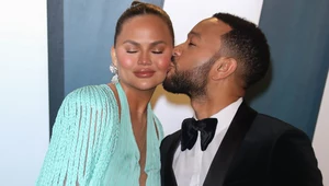 Chrissy Teigen znalazła sposób na migrenę