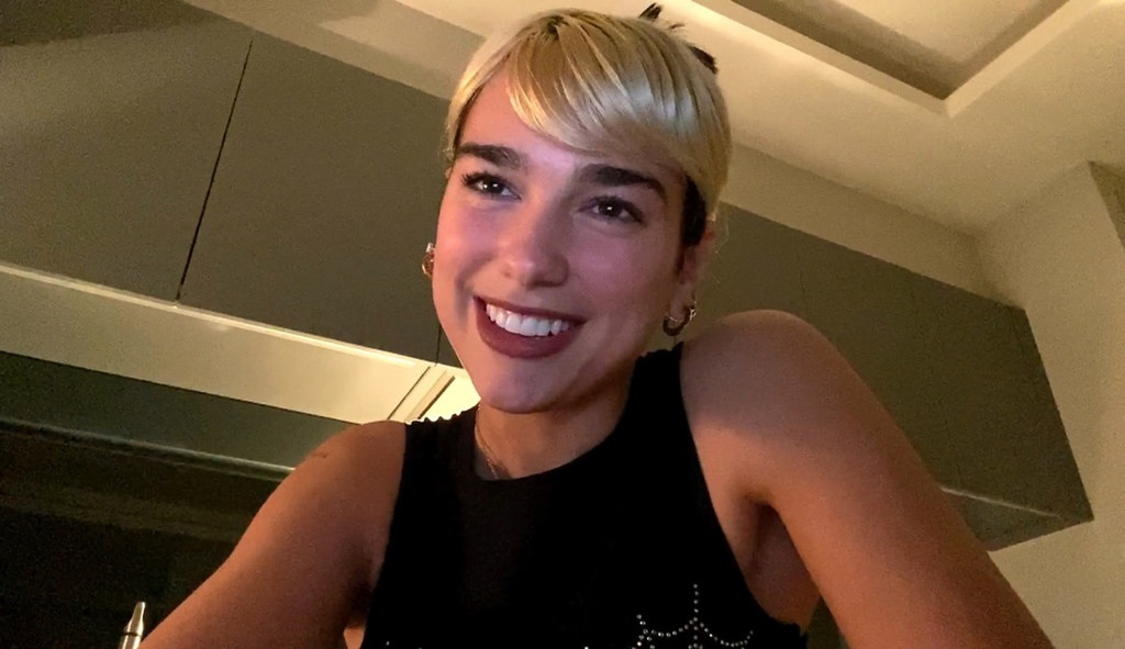 Dua Lipa połączyła się z Jamesem Cordenem przez łącza wideo