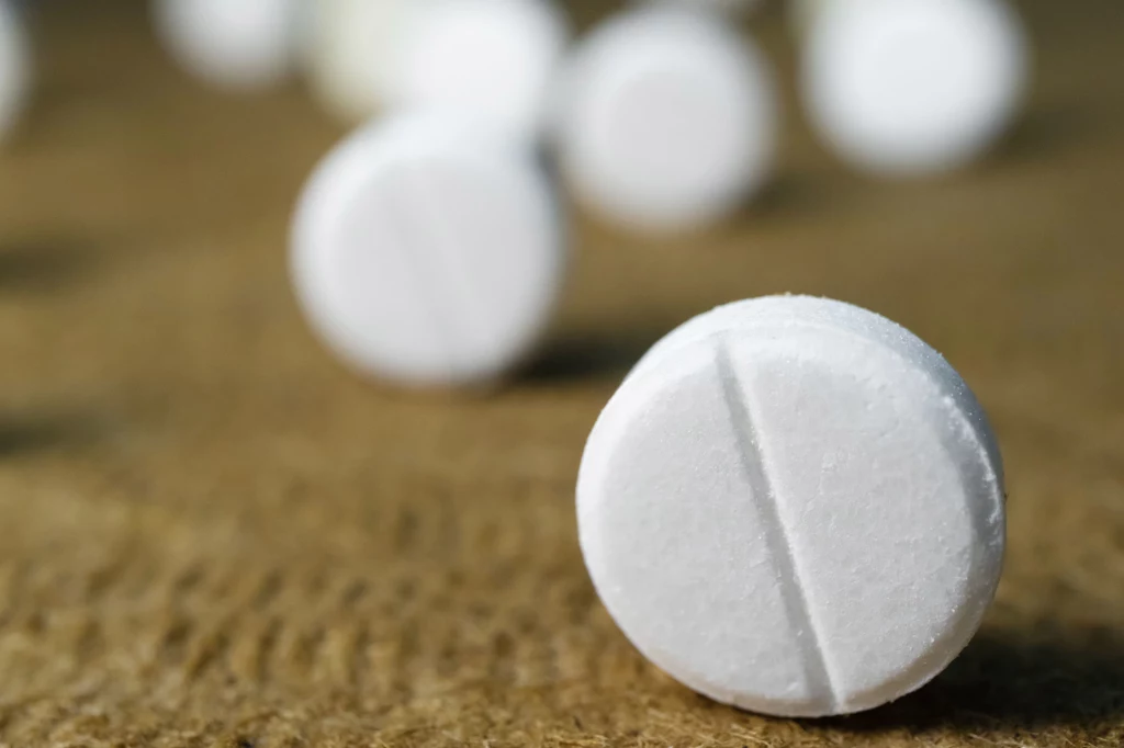 Z aspiryny można wykonać tonik skuteczny w walce z zaskórnikami