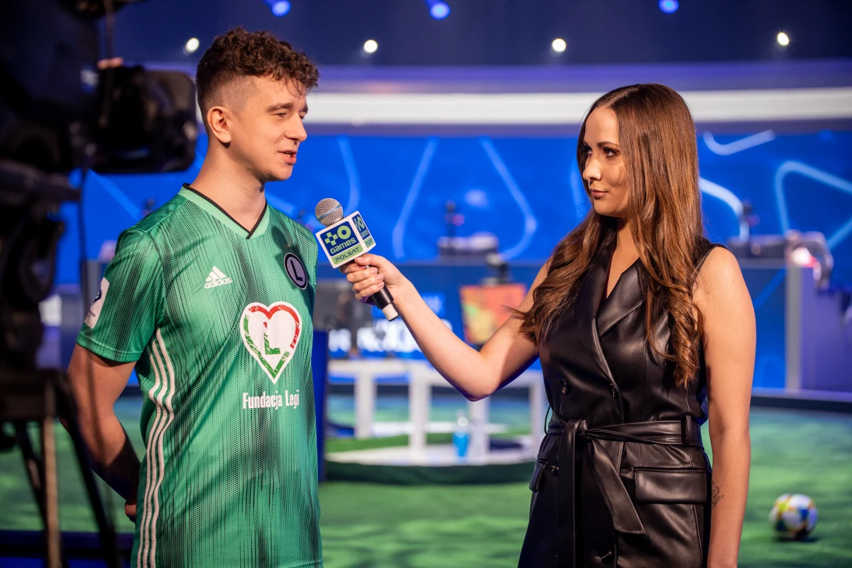 Ekstraklasa zorganizowała turnieje, których celem była zachęta do pozostania w domu w okresie epidemii. 