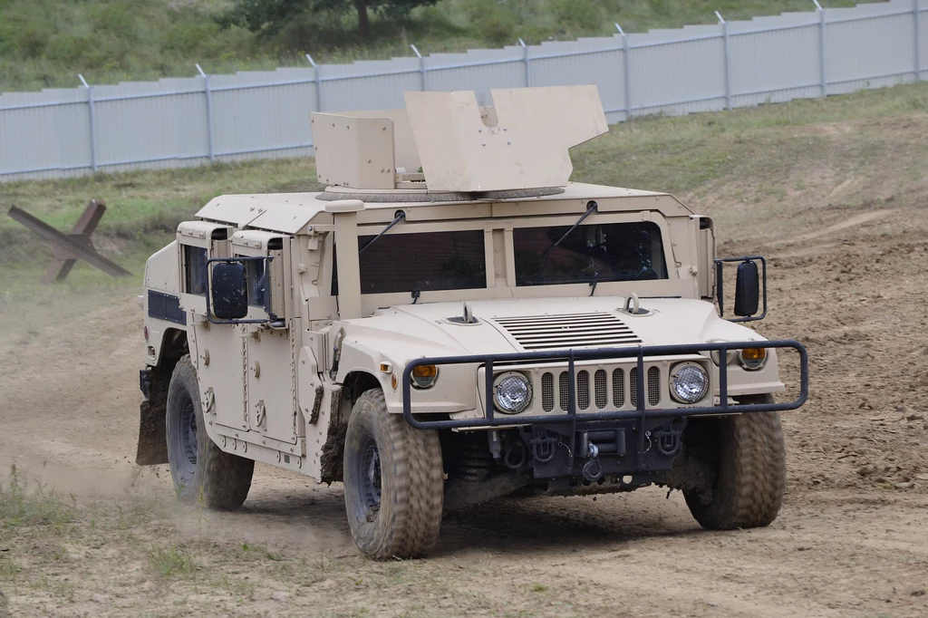 HMMWV "Humvee"