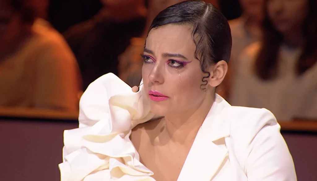 Anna Mucha we łzach