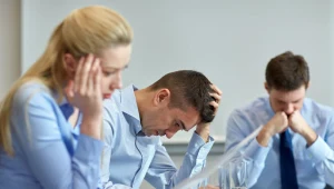 Polską gospodarkę czeka spowolnienie wzrostu w 2023 r. Firmy będą redukować zatrudnienie?