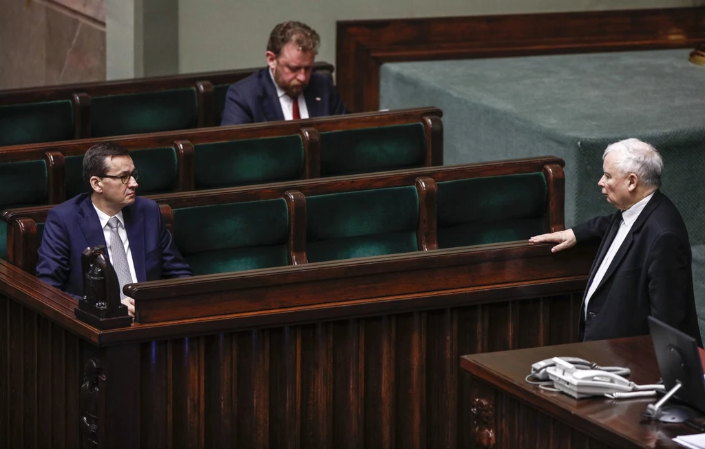 Premier Mateusz Morawiecki, prezes PiS Jarosław Kaczyński i minister zdrowia Łukasz Szumowski
