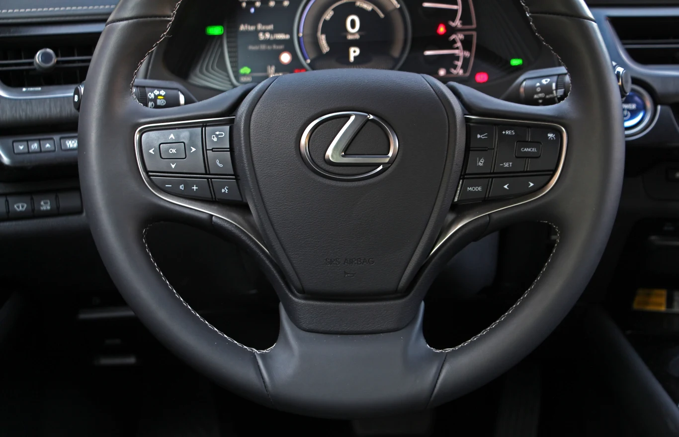 Lexus UX 250h Omotenashi Lexus UX 250h Omotenashi