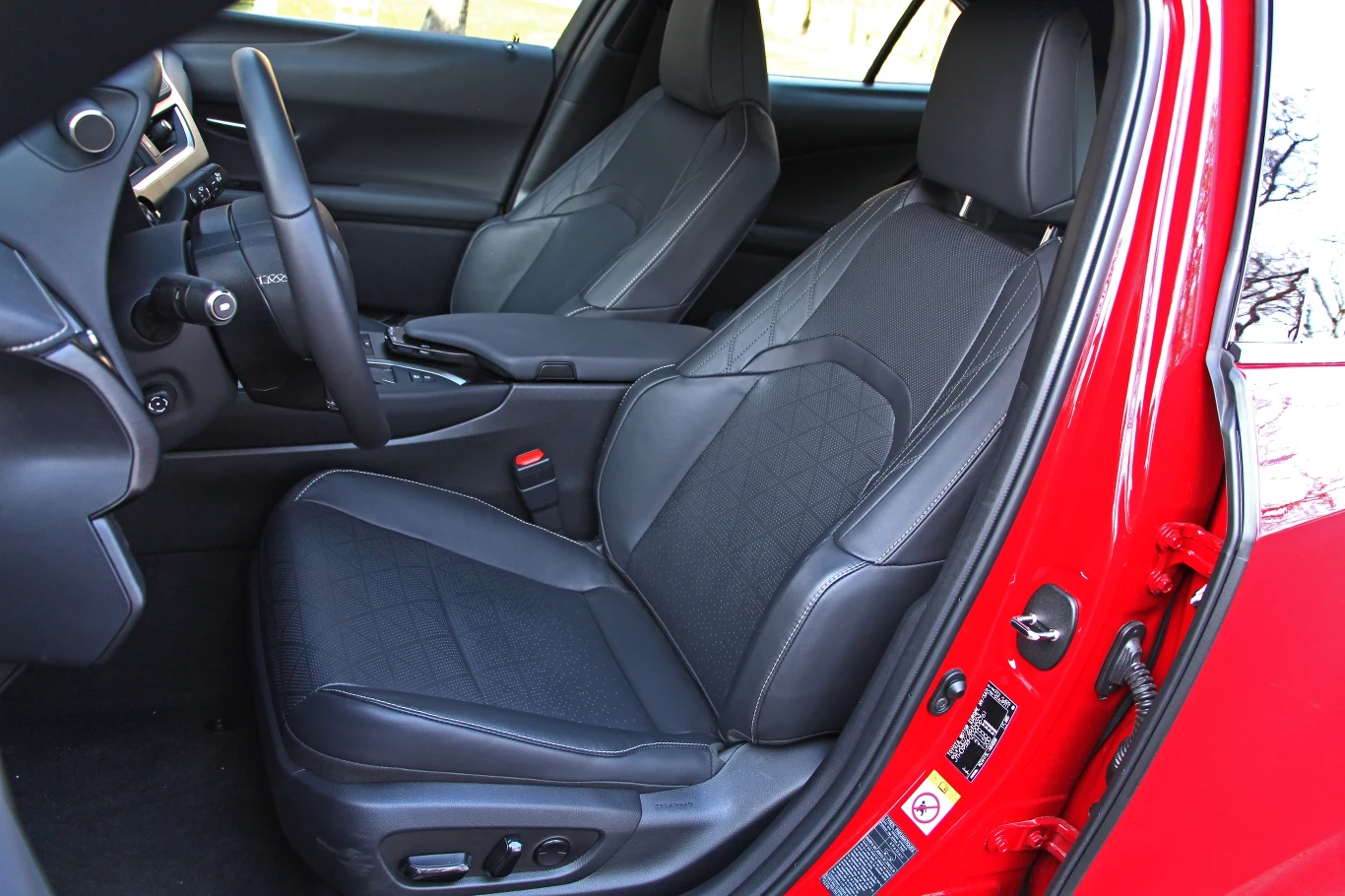 Lexus UX 250h Omotenashi Lexus UX 250h Omotenashi