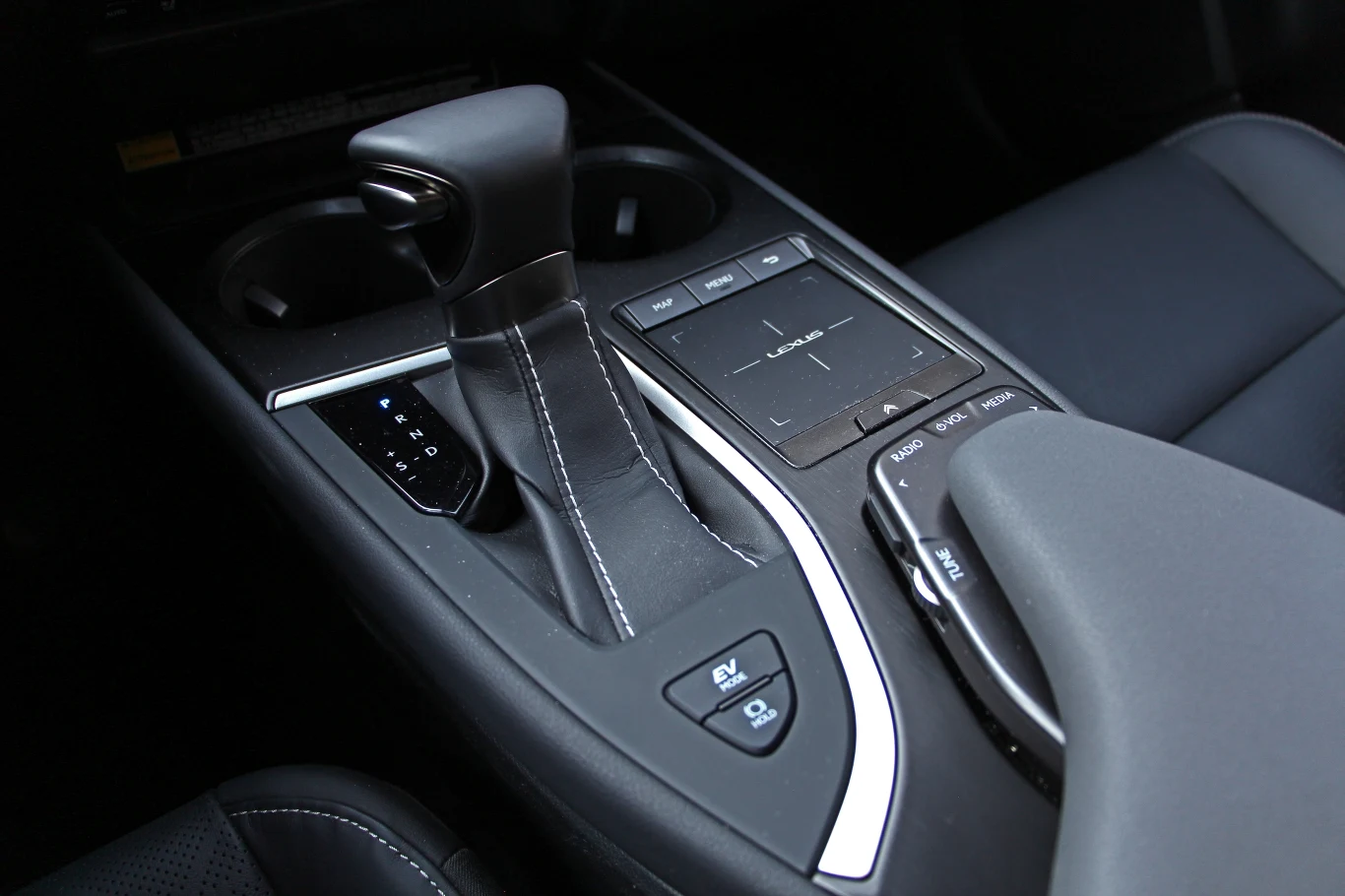 Lexus UX 250h Omotenashi Lexus UX 250h Omotenashi