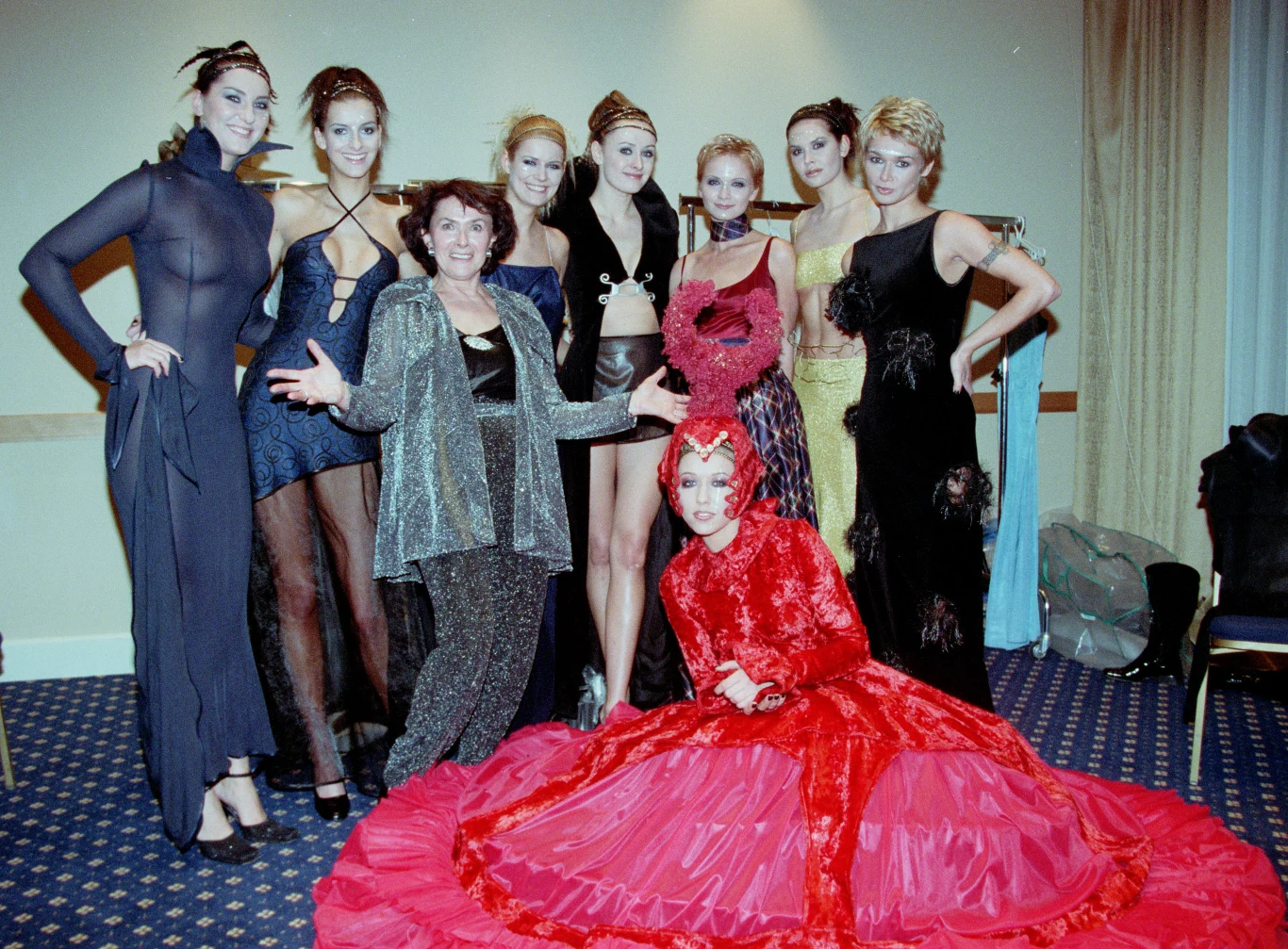 Wiele mówi się o ich naturalnej urodzie (oczywiście bez ingerencji chirurga czy medycyny estetycznej) , pięknych, niewychudzonych ciałach oraz inteligencji i urokowi, dzięki którym często stawały się gwiazdami towarzyskiej śmietanki. Cindy Crawford, Naomi Campbell, Linda Evangelista czy Claudia Schiffer - dla wielu te nazwiska to synonim kobiecego ideału.