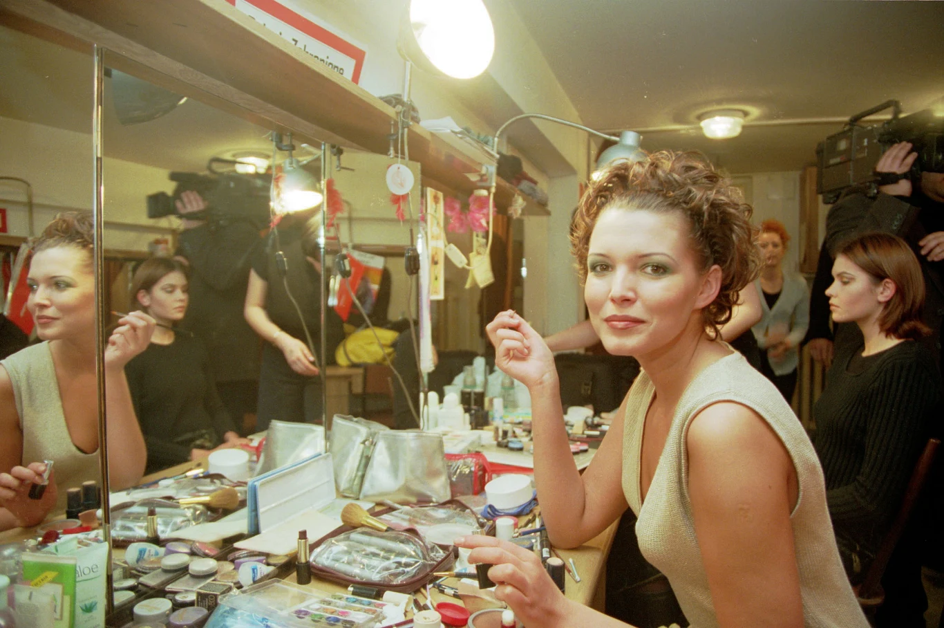 Ilona Felicjańska (dzisiaj Ilona Montana) niestety kojarzona jest często z obyczajowymi skandalami i niepokojącymi wpisami w mediach społecznościowych. Jednak w latach 90. odnosiła duże sukcesy w modelingu. W 1993 roku zdobyła tytuł II Wicemiss Polonia, co wówczas często otwierało drzwi do kariery. Tak było i w tym przypadku – Felicjańska wyjechała do Japonii i doszła do finału Miss International. Została też zauważona w konkursie Elite Model Look. W latach 1994-1995 pracowała w Paryżu dla największych marek, m.in. Calvina Kleina, potem kontynuowała karierę w Berlinie. Z Felicjańską współpracę nawiązywali również polscy projektanci, m.in. Joanna Klimas czy Maciej Zień. O modelkę szybko upomniała się także telewizja – została współprowadzącą pierwszego polskiego talk-show pt. „Na każdy temat”. Reklamowała też kosmetyki, samochody, brała udział w teledyskach.