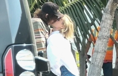 Norman Reedus i Diane Kruger przyłapani na czułościach Norman Reedus i Diane Kruger przyłapani na czułościach
